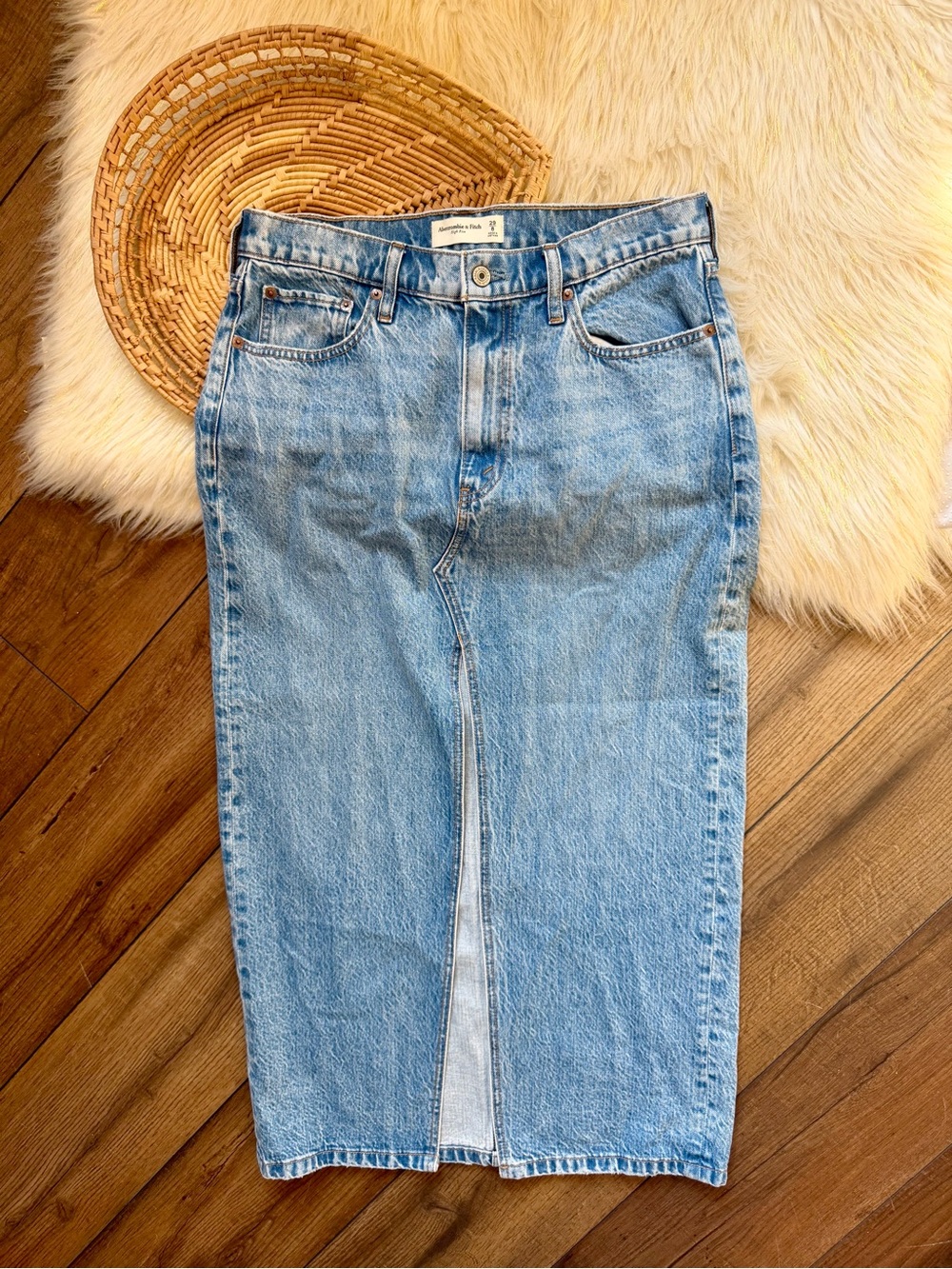 Abercrombie & Fitch High Rise Denim Midi Skirt Light Wash Size 29/8